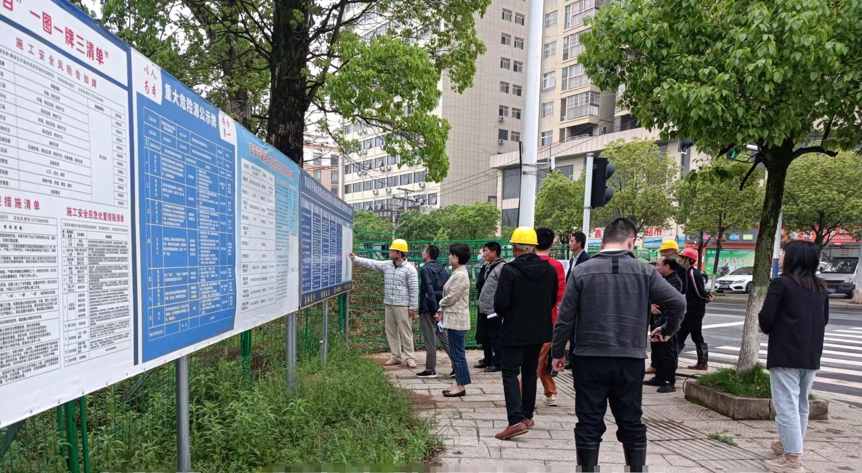 省防汛、吉安市政府等領(lǐng)導(dǎo)到平湖澇區(qū)檢查工作